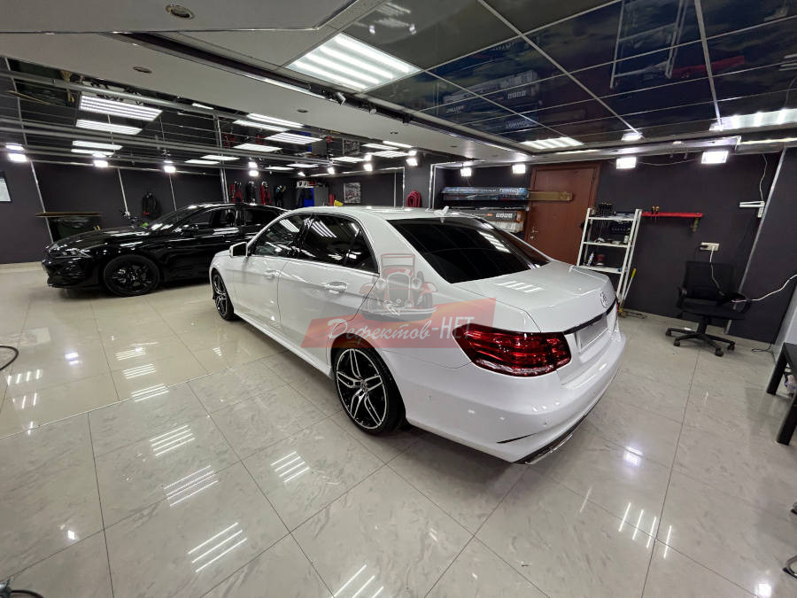 Нанесение керамики Ceramic Pro 9h для Mercedes-Benz E-class
