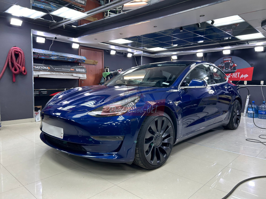 Нанесение керамики на автомобиль Tesla
