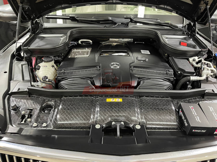 очистка подкапотного пространства Mercedes-Benz Maybach