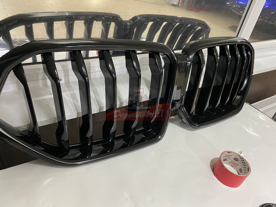 Оклейка решетки радивтора BMW