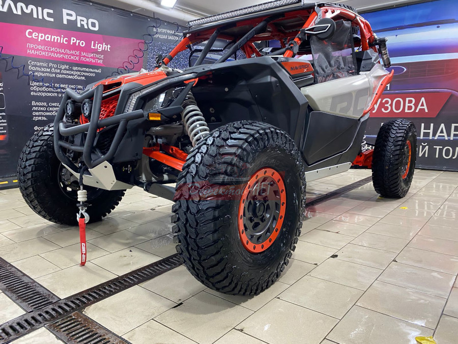 Оклейка багги цветным винилом