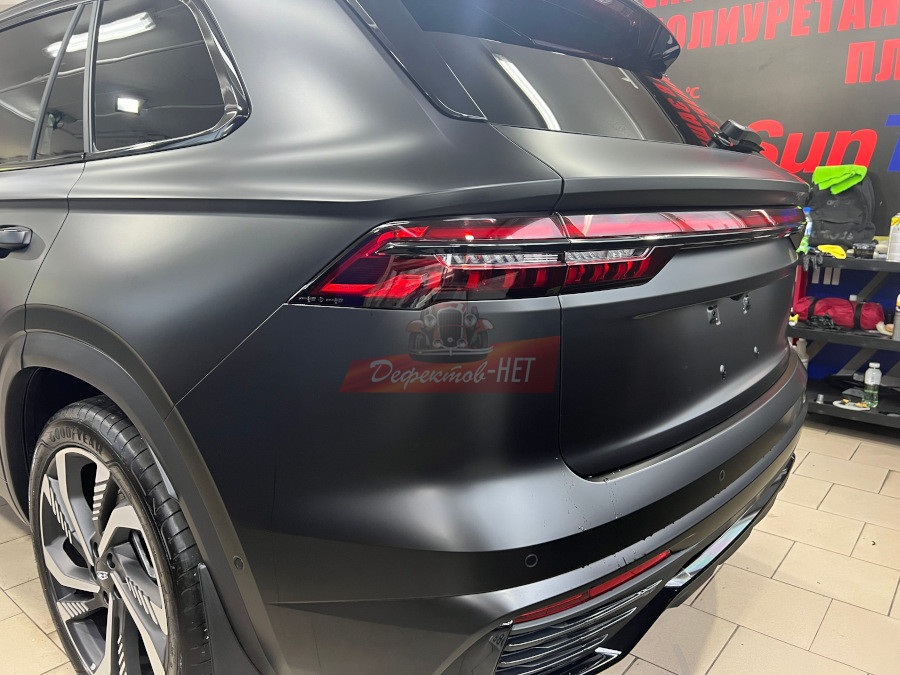 Оклейка матовой пленкой Geely Monjaro