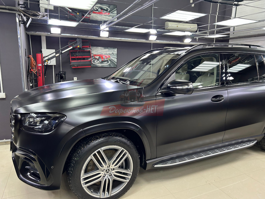 Проведение оклейки автомобиля MERCEDES матовой пленкой