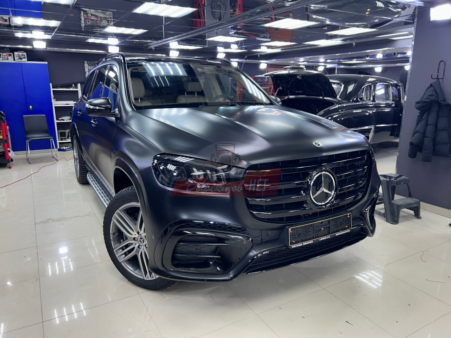 Оклеивание кузова автомобиля MERCEDES GLS в матовую пленку