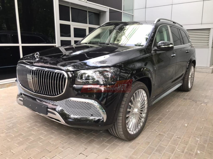 Оклейка Mercedses Maybuch полиуритановой пленкой