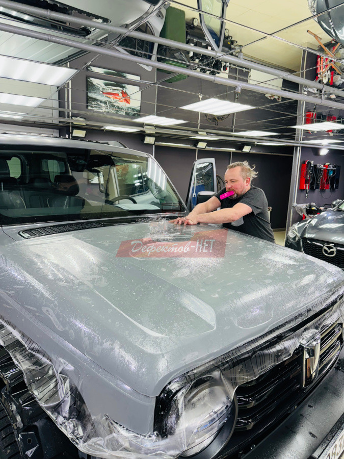 Оклейка полиуретановой пленкой автомобиля TANK