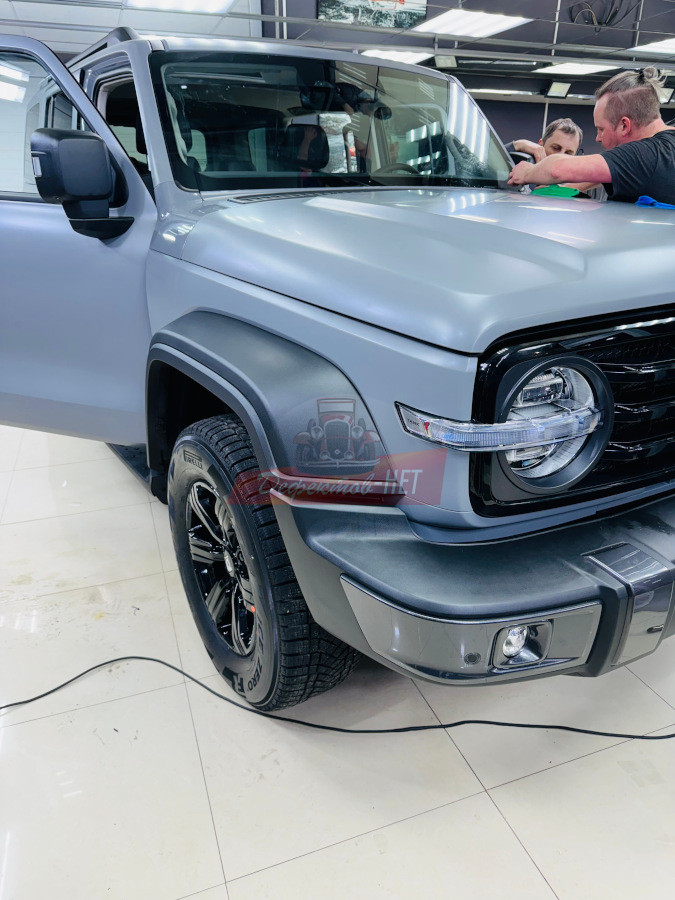 Полная оклейка кузова автомобиля TANK полиуретановой пленкой