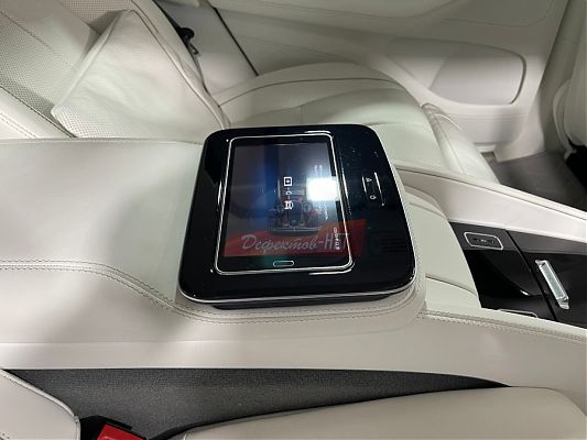 Проведение оклейки салона автомобиля Mercedes