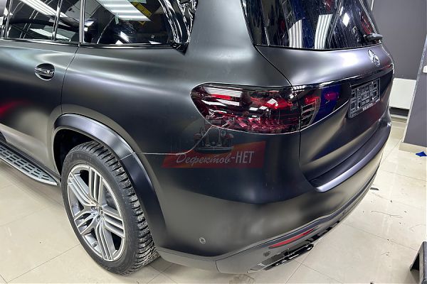 Проведение оклейки MERCEDES GLS матовой пленкой