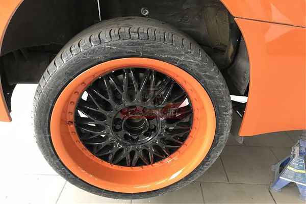 Реставрация и покраска диска ретро автомобиля