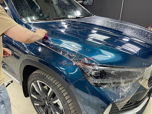 Geely антигравийная защита зон риска пленкой