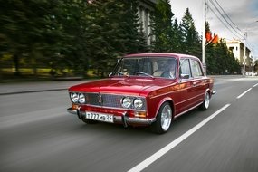 Обзор на автомобиль ВАЗ-2103 Обзор на автомобиль ВАЗ-2103