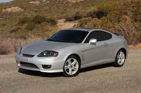 Обзор на спортивный лифтбек Hyundai Tiburon Обзор на спортивный лифтбек Hyundai Tiburon