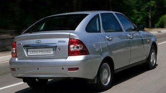 Автомобиль в кузове хэтчбек Лада-2172 Приора Автомобиль в кузове хэтчбек Лада-2172 Приора