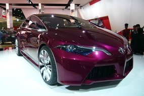Toyota озвучила российский ценник на Prius Toyota озвучила российский ценник на Prius